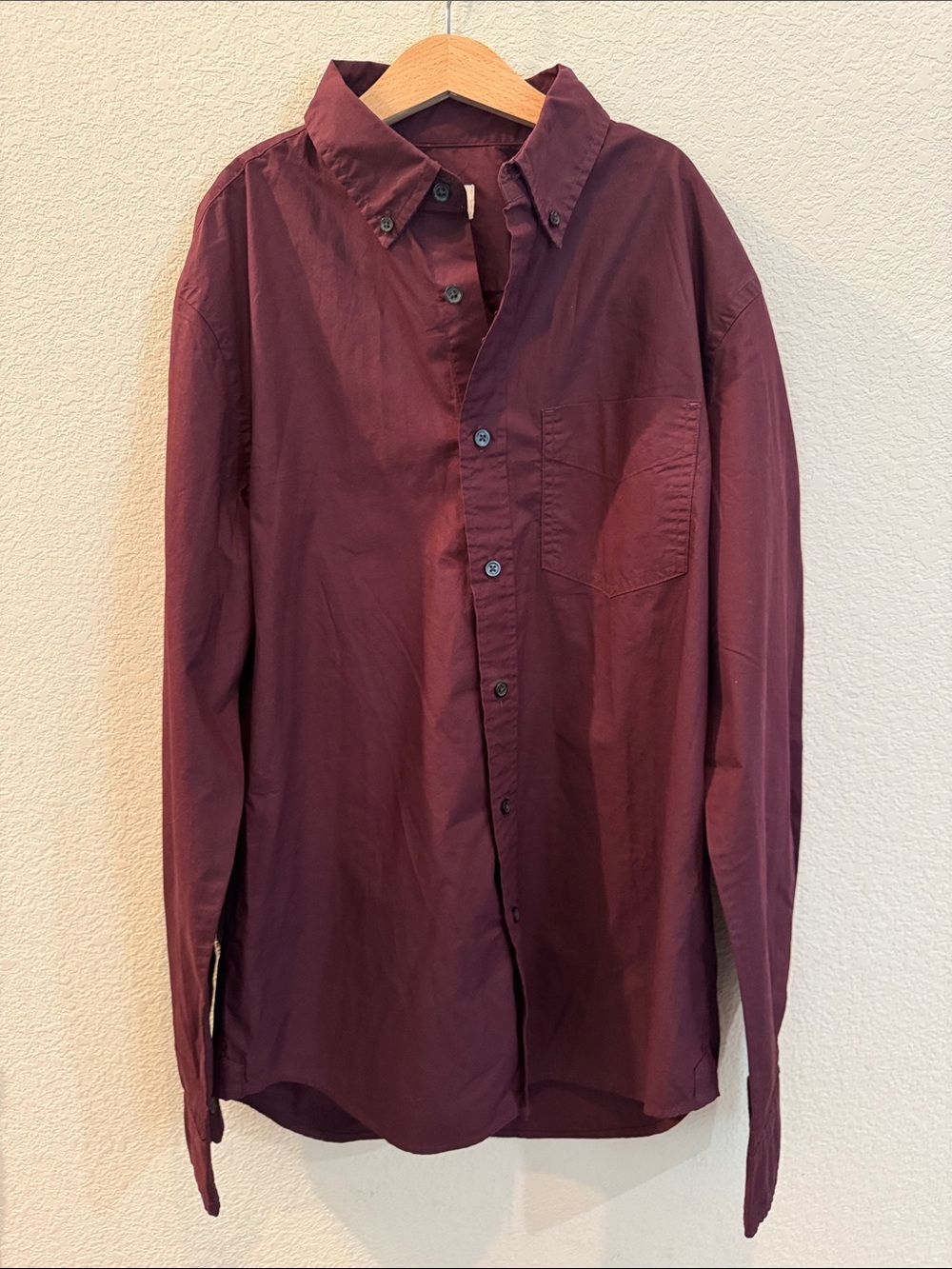 Club Monaco Men's Button-Down Long Sleeve Shirt - Burgundy 100% Cotton